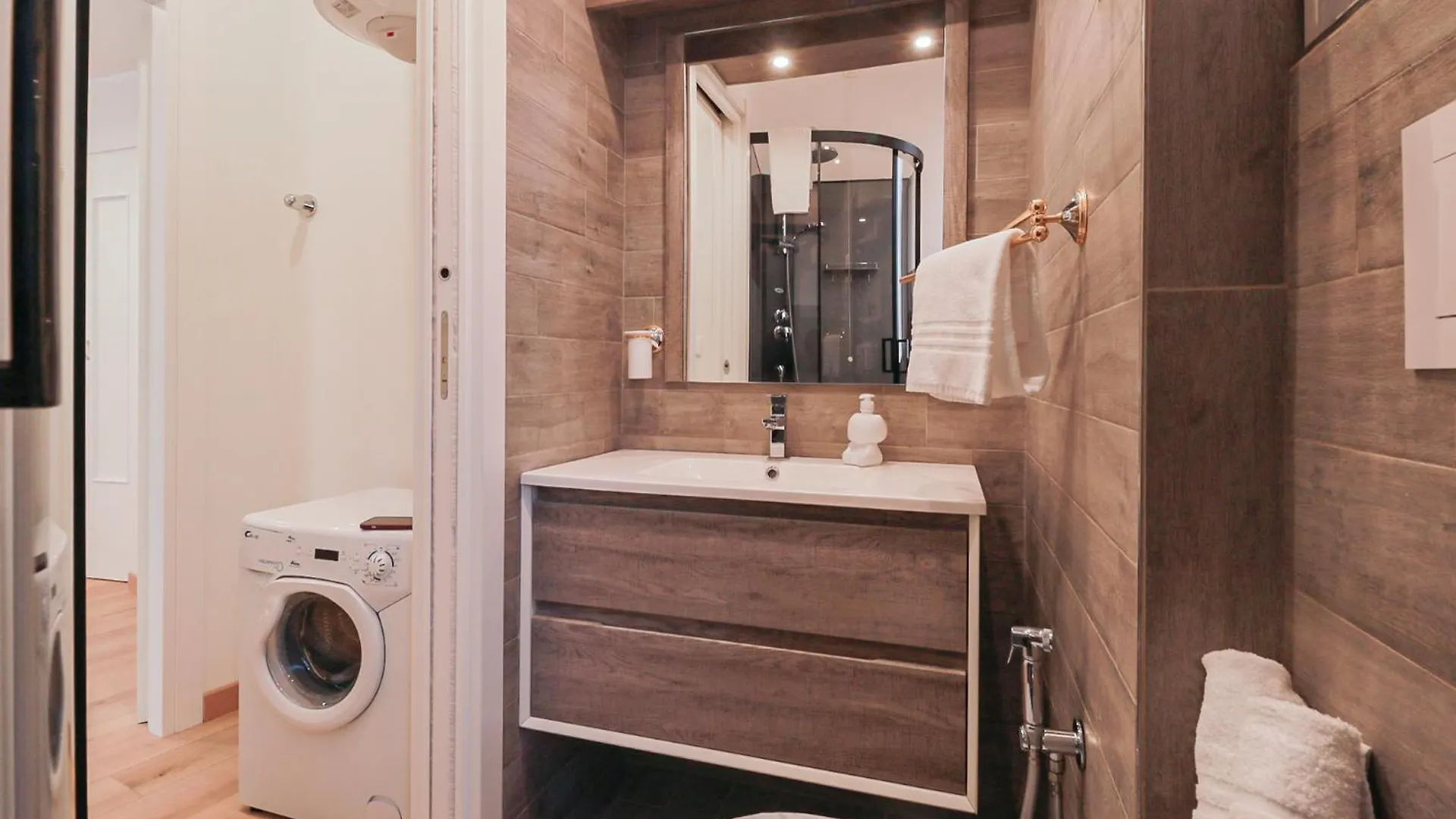 H11 Centodiciotto Centro - Sanremo Apartment