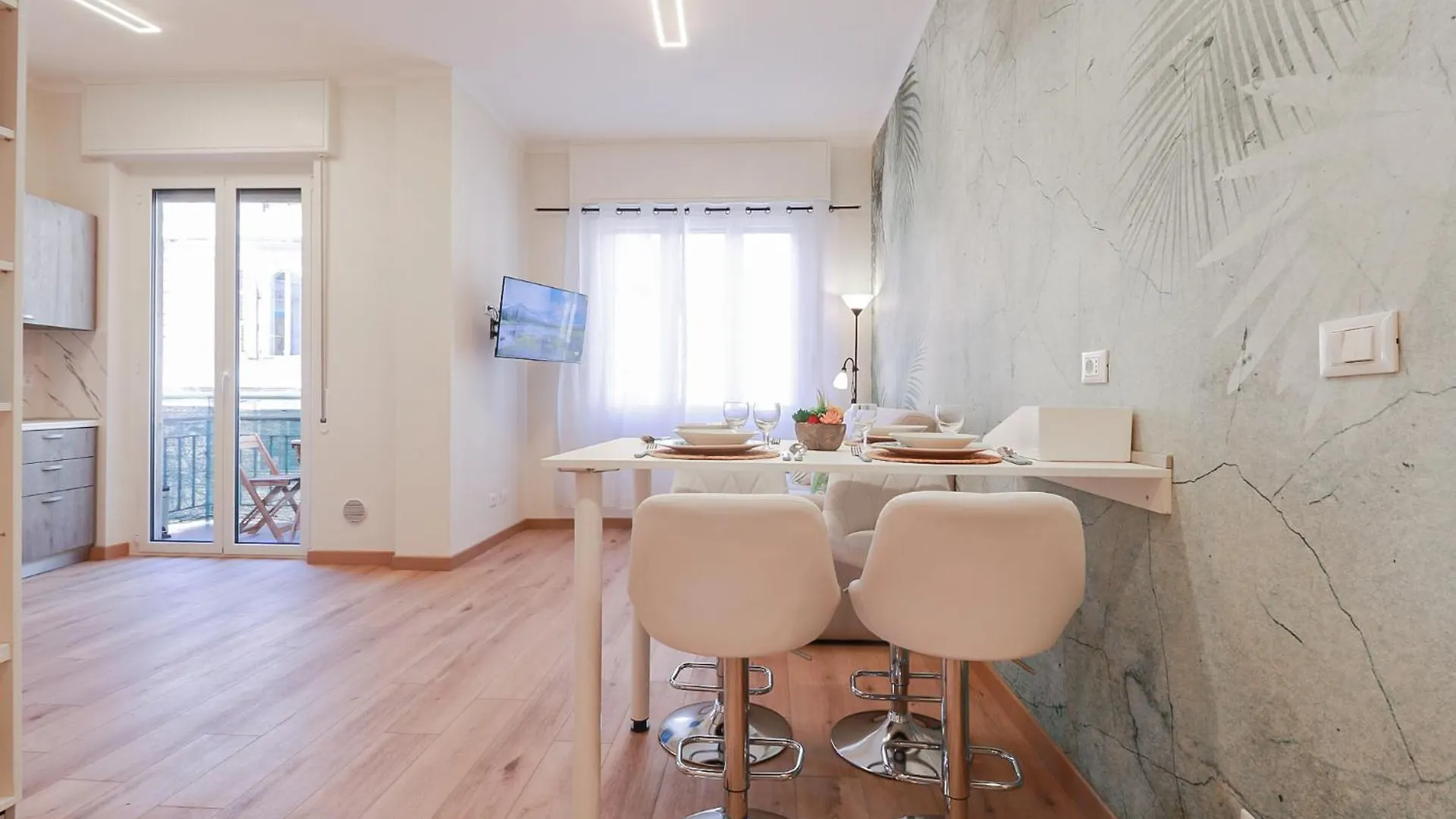 H11 Centodiciotto Centro - Sanremo Apartment
